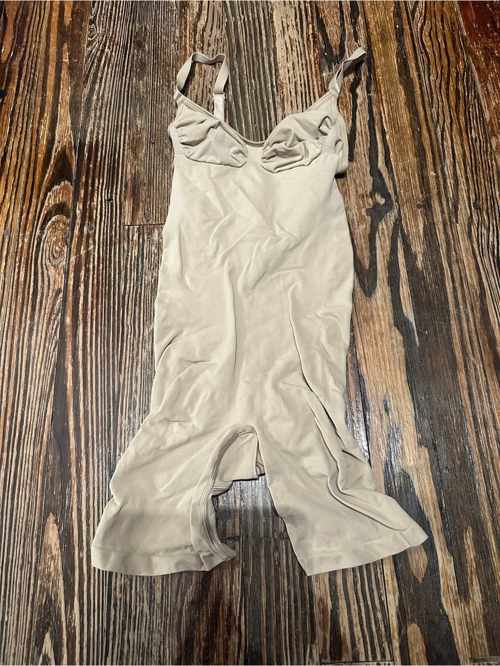 SKIMS NWOT Seamless Sculpt mid thigh Shapewear size large
